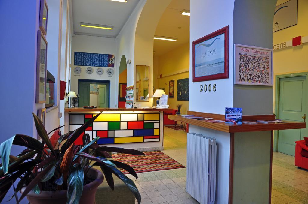 Litus Roma Hostel Lido di Ostia Exterior foto The lobby of the hotel