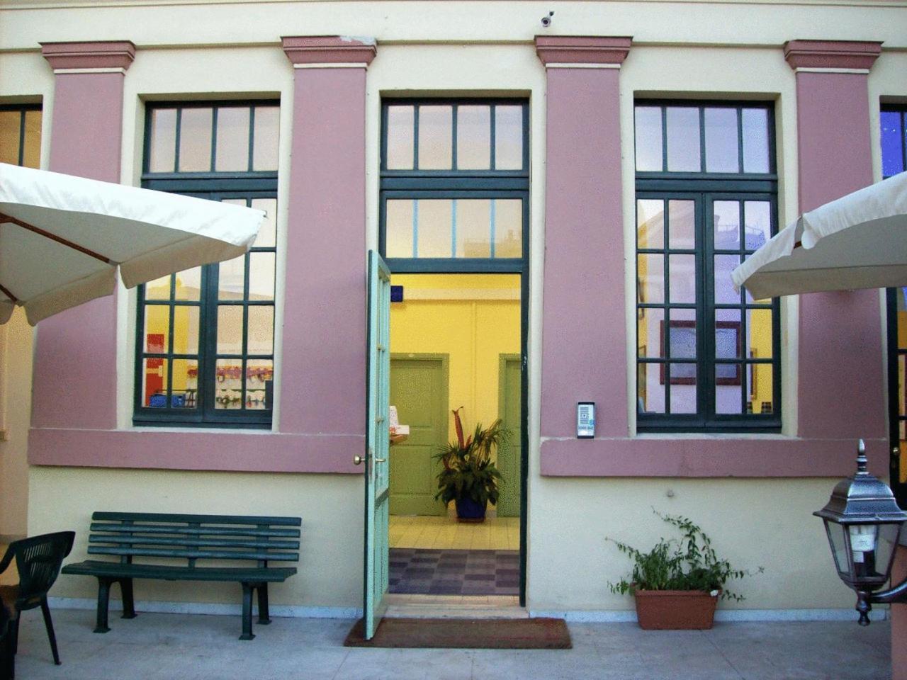 Litus Roma Hostel Lido di Ostia Exterior foto Entrance to the museum