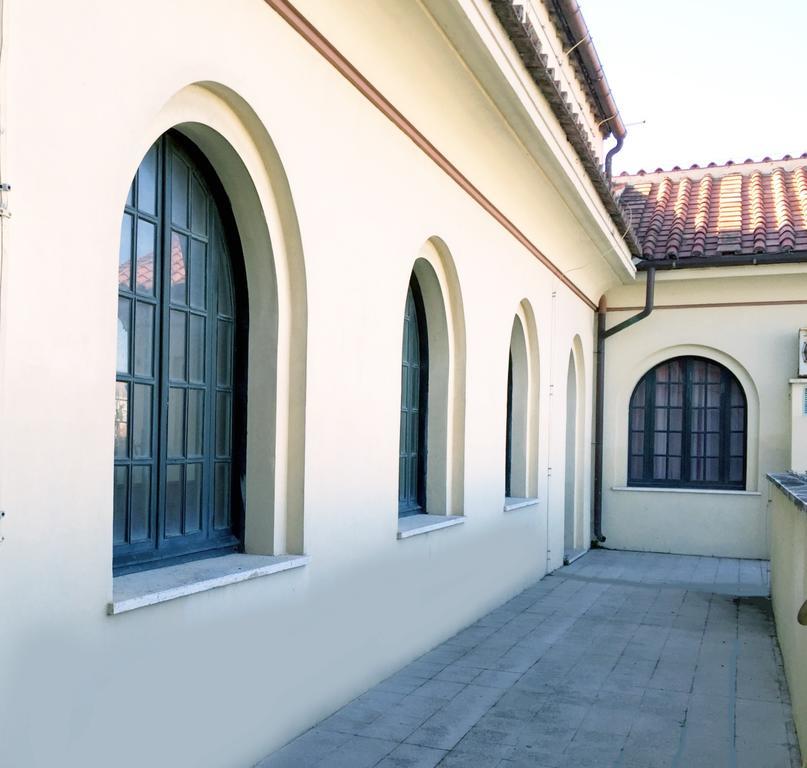 Litus Roma Hostel Lido di Ostia Exterior foto The windows of the museum